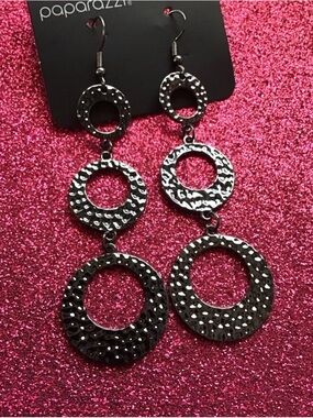 Paparazzi Earrings “High Society Stunner”